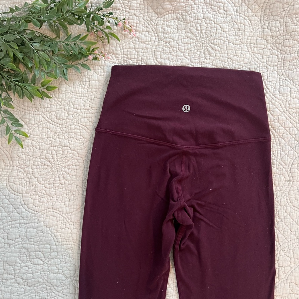 Lululemon: Women’s Maroon Leggings With Inside Pocket Size 2